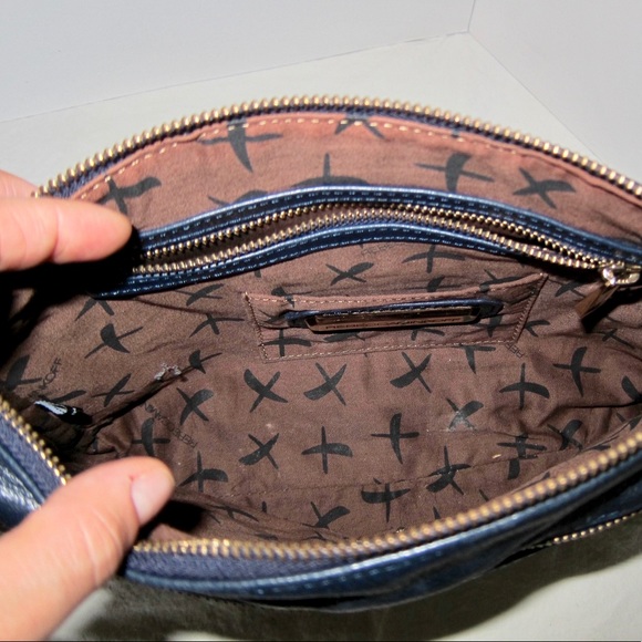 Rebecca Minkoff 3 zip shoulder purse, mid-size - Picture 3 of 4